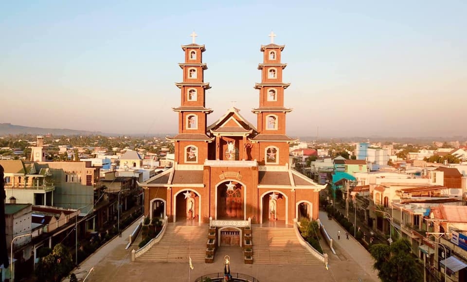 Journey 02: HANOI - SO KIEN MINOR BASILICA  - CHAU SON MONASTERY - PHAT DIEM STONE CATHEDRAL - TON DAO CHURCH