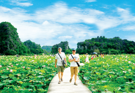 JOURNEY 01: HOA LU TAM COC/TRANG AN HANG MUA  PHAT DIEM STONE CATHEDRAL